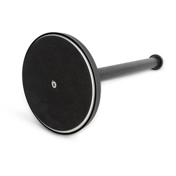 De Jurado Black van yessential.nl is een balanceerplank met een cilindrisch handvat, rond plat zwart platform en een getextureerd gripoppervlak - perfect voor oefeningen of fysiotherapie.