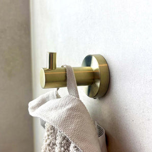 Justo Gold Hook